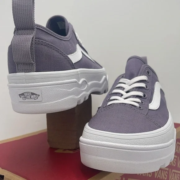 Vans WMNS Sentry Old Skool Gray Ridge
VN0A5KR3NKE
Sneakers - Picture 8 of 16